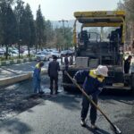آسفالت‌ریزی بلوار اصلی آرامستان جهت تسهیل تردد
